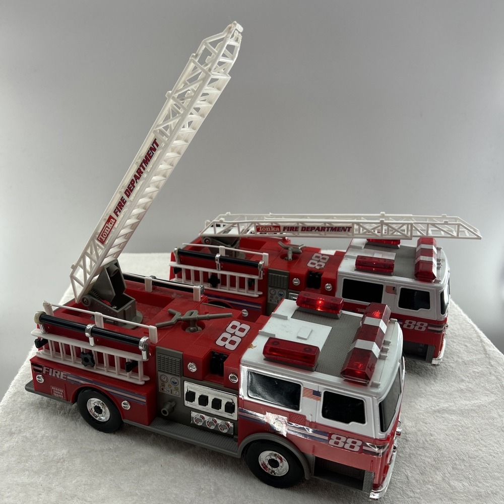 2 Tonka Fire Department Ladder Trucks #88 Toy Lights Extendable Ladder Rescue